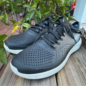 Crocs Men's Black tennis Shoes size 9